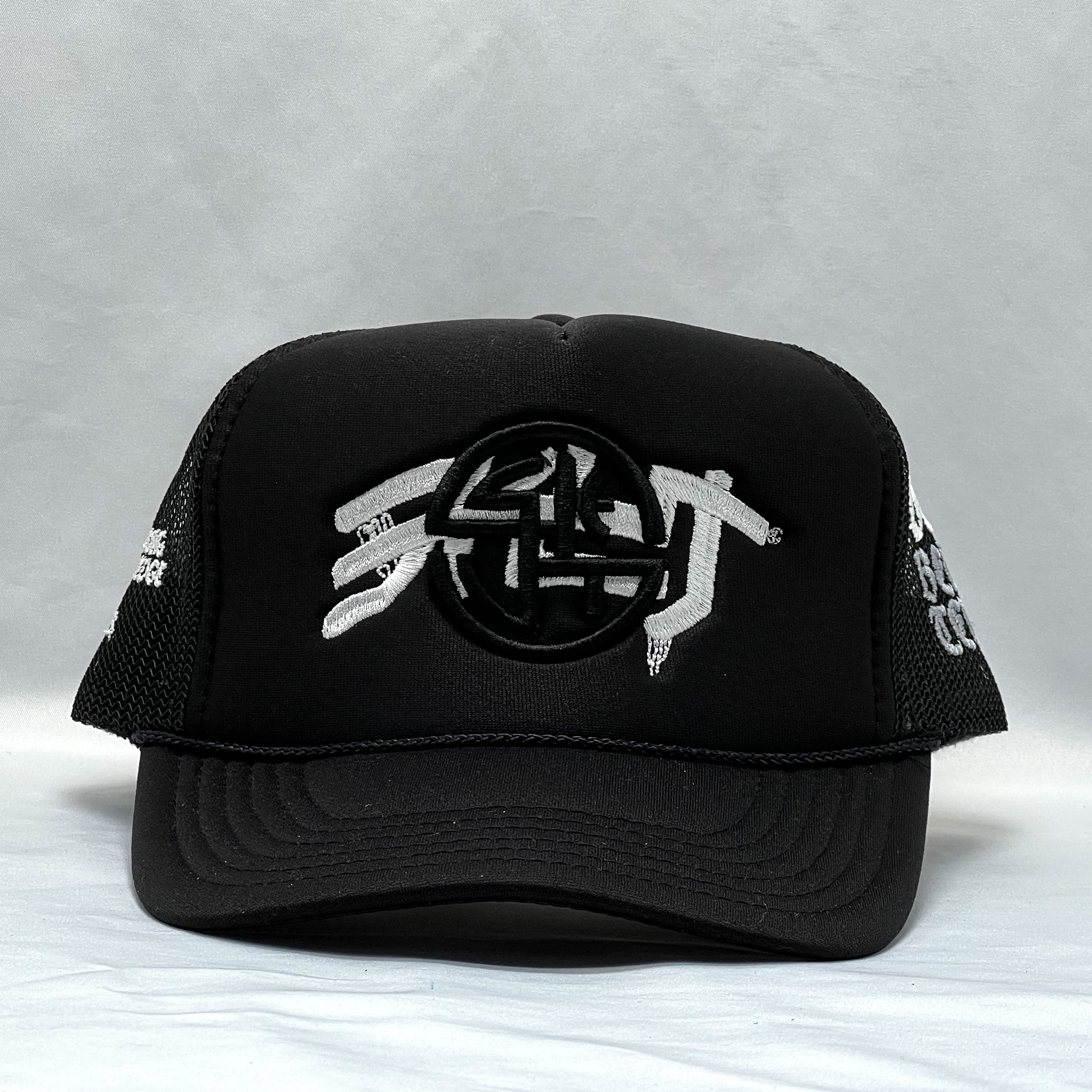The SKUT ARCH Trucker Hat (Noir)